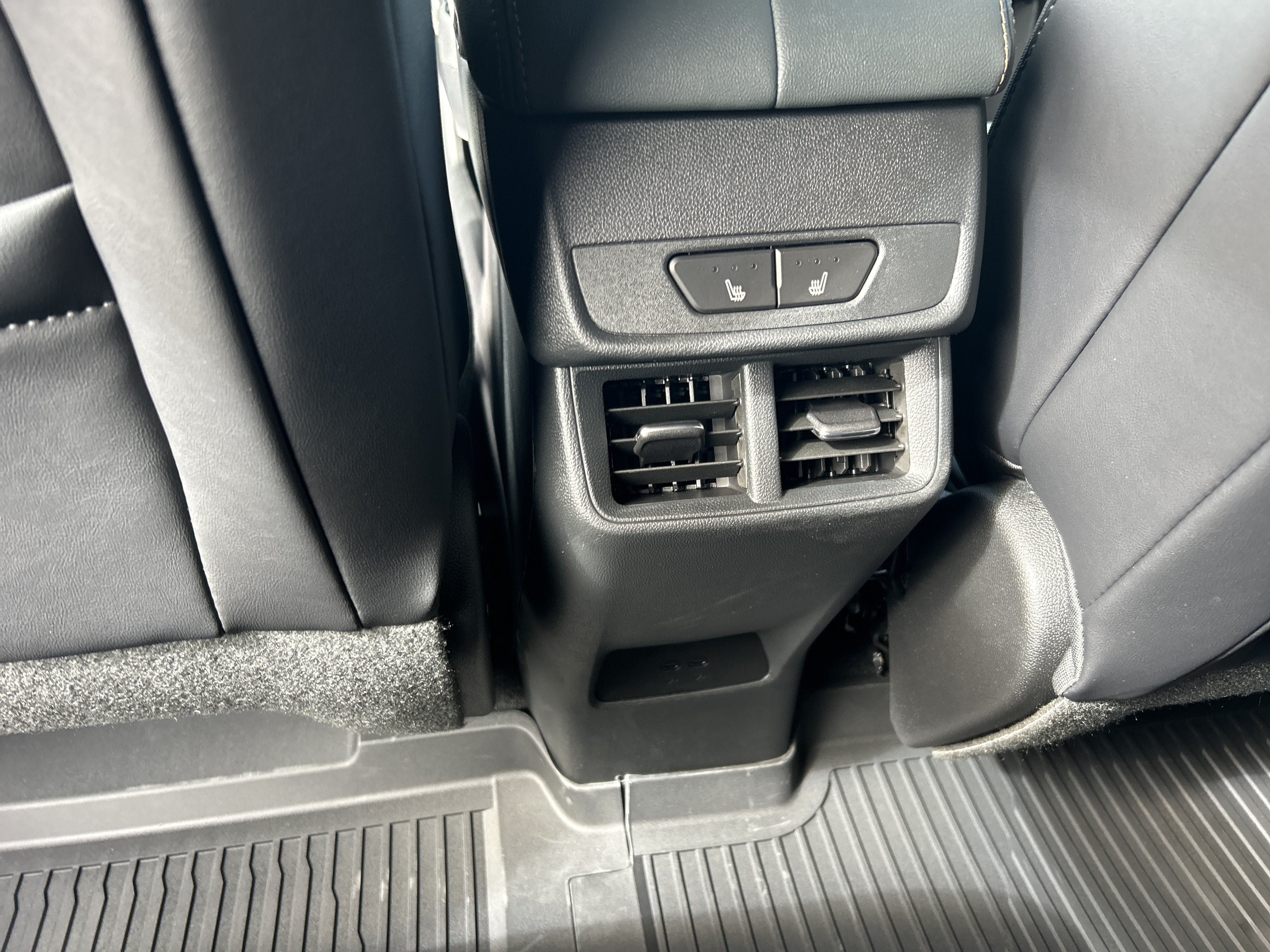 New 2027 GMC Terrain AT4 w/ Convenience Package III AWD/4WD image 29
