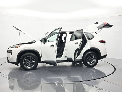 Used 2024 Nissan Rogue S FWD image 46