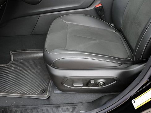 New 2025 Jeep Grand Cherokee Altitude image 13