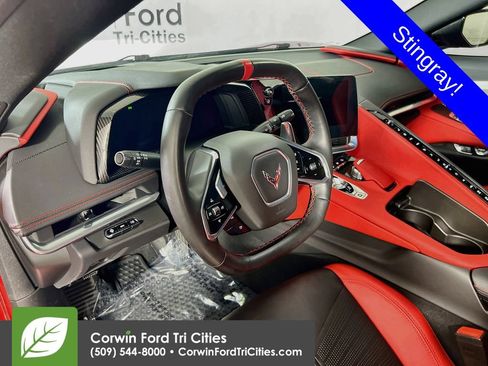 Used 2021 Chevrolet Corvette Stingray Preferred Cpe w/ Z51 Performance Package RWD image 3