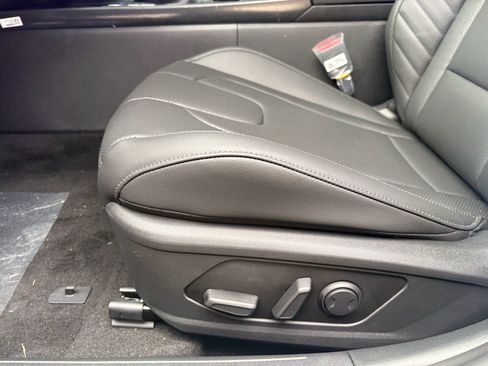 New 2026 Hyundai Elantra Limited FWD image 13