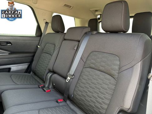 Certified 2025 Nissan Pathfinder SV AWD/4WD image 14