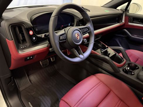 New 2026 Porsche Cayenne S image 4