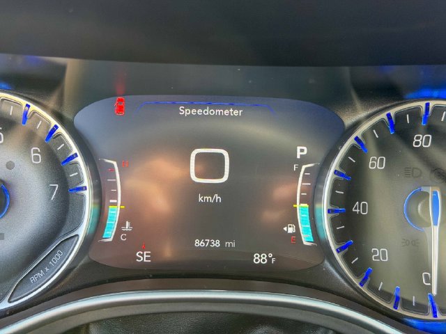 Used 2025 Chrysler Pacifica Select FWD image 12