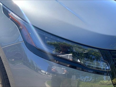 New 2026 Land Rover Range Rover Velar Dynamic SE image 13