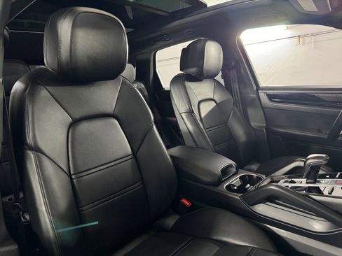 Used 2022 Porsche Cayenne S image 54