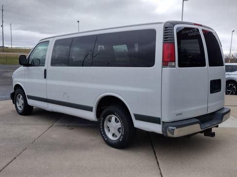 Used 2000 Chevrolet Express 1500 Passenger w/ LS Preferred Equipment Group RWD image 15