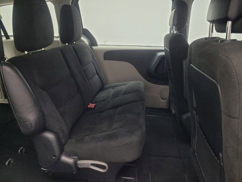 Used 2015 Dodge Grand Caravan American Value Package image 19