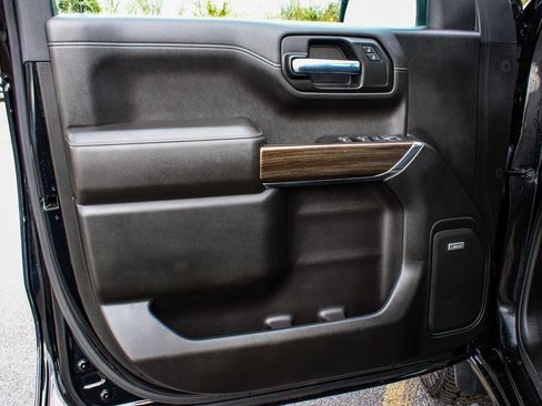 Used 2022 Chevrolet Silverado 1500 LT Trail Boss w/ LT Trail Boss Premium Package image 8