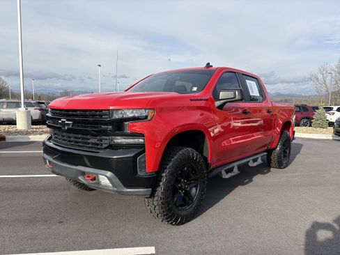 Used 2021 Chevrolet Silverado 1500 LT Trail Boss w/ Convenience Package II image 3