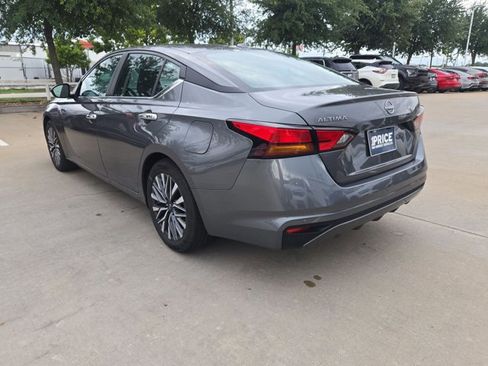 Used 2025 Nissan Altima 2.5 SV image 8