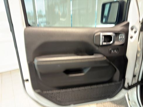 Used 2021 Jeep Wrangler Unlimited Sahara w/ Cold Weather Group image 13