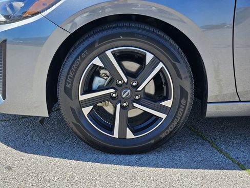Used 2025 Nissan Sentra SV FWD image 8