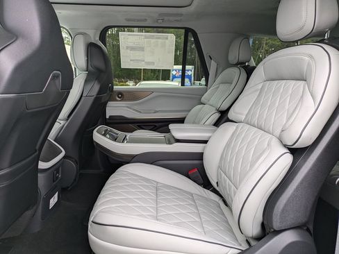 New 2026 Lincoln Navigator L Black Label AWD/4WD image 15