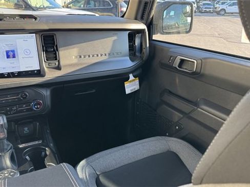 New 2025 Ford Bronco Base image 19
