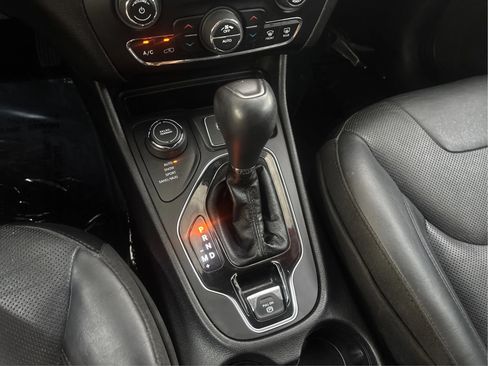 Used 2019 Jeep Cherokee Limited AWD/4WD image 45