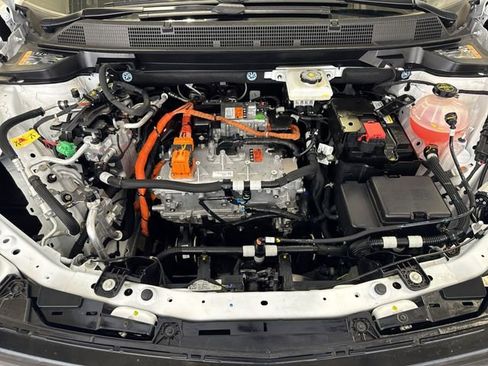 Certified 2025 Chevrolet Equinox EV LT FWD image 29