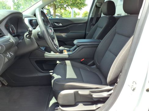 Used 2023 GMC Acadia SLE FWD image 14