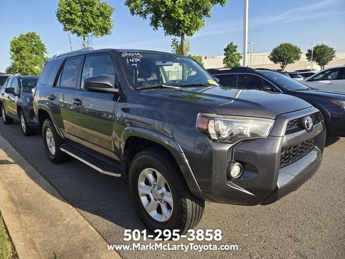 Used 2015 Toyota 4Runner SR5 AWD/4WD image 12