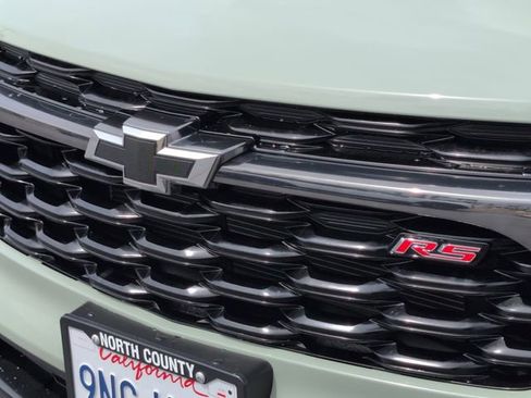 Used 2024 Chevrolet Trax RS w/ Sunroof Package FWD image 10