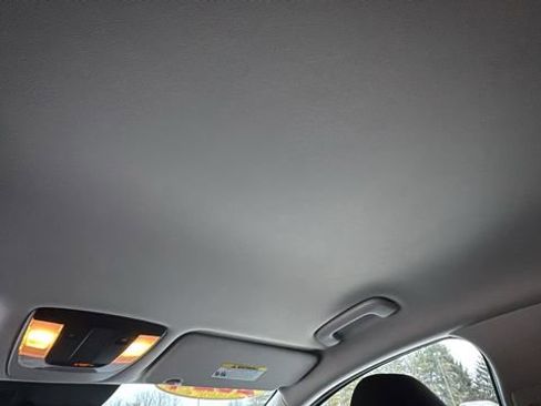 Used 2024 Kia Sportage LX image 9