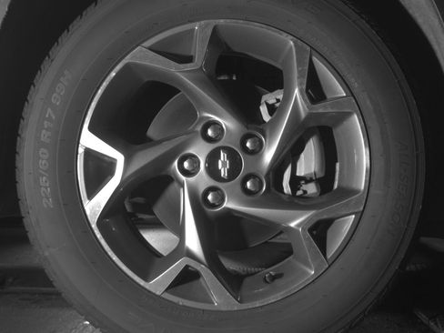 Used 2025 Chevrolet Trax LT w/ LT Convenience Package FWD image 13