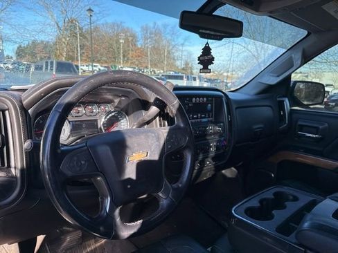 Used 2018 Chevrolet Silverado 1500 LTZ image 27