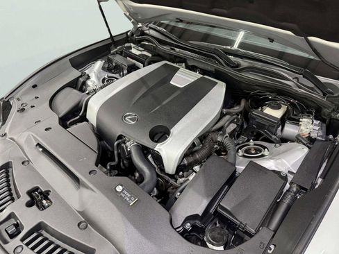 Used 2015 Lexus RC 350 w/ Luxury Package RWD image 38