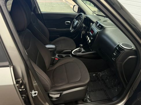Used 2016 Kia Soul FWD image 22