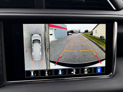 Used 2022 GMC Yukon Denali w/ Max Trailering Package image 28