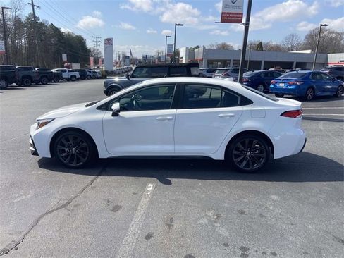 Used 2025 Toyota Corolla SE image 6