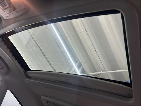 Used 2018 Toyota Sienna Limited Premium image 28