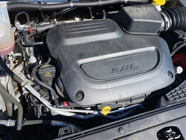 Used 2024 Chrysler Pacifica Touring-L FWD image 18