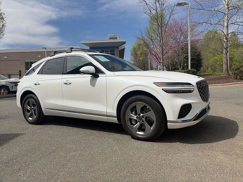Used 2026 Genesis GV70 2.5T Select image 2