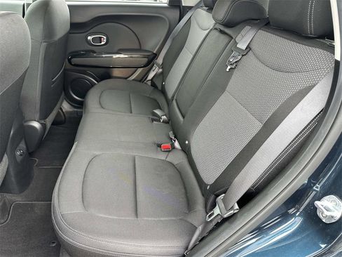 Used 2017 Kia Soul + image 12