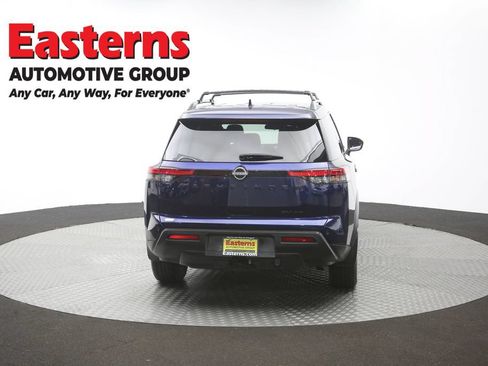 Used 2023 Nissan Pathfinder SV w/ SV Premium Package AWD/4WD image 39