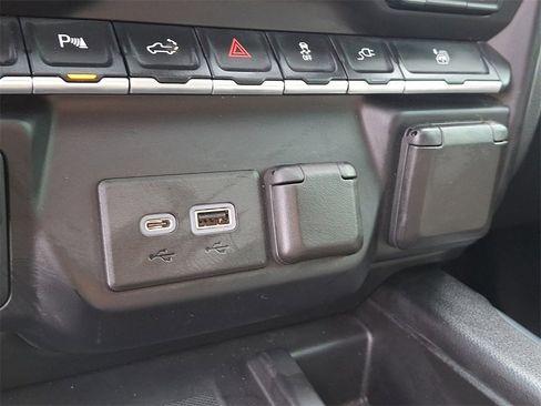 Used 2020 Chevrolet Silverado 2500 LTZ w/ LTZ Premium Package image 26