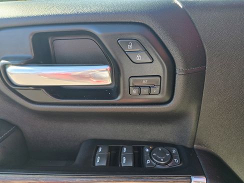 Used 2019 Chevrolet Silverado 1500 High Country image 18