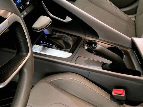 Used 2022 Hyundai Elantra SEL w/ Cargo Package image 16