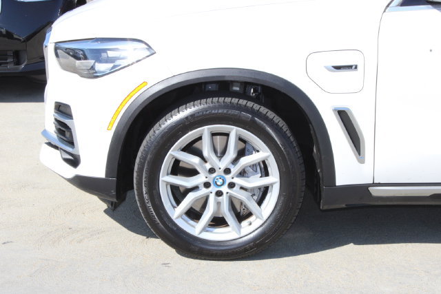 Used 2023 BMW X5 xDrive45e AWD/4WD image 4
