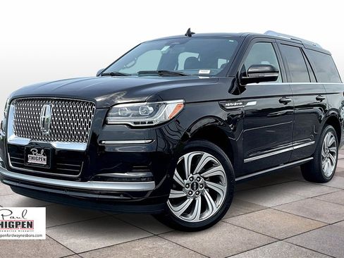 Used 2022 Lincoln Navigator Reserve image 12