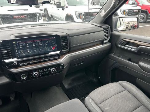 Used 2024 GMC Sierra 1500 Elevation image 8