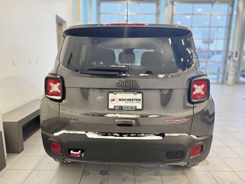 Used 2019 Jeep Renegade Trailhawk w/ Cold Weather Group II image 34