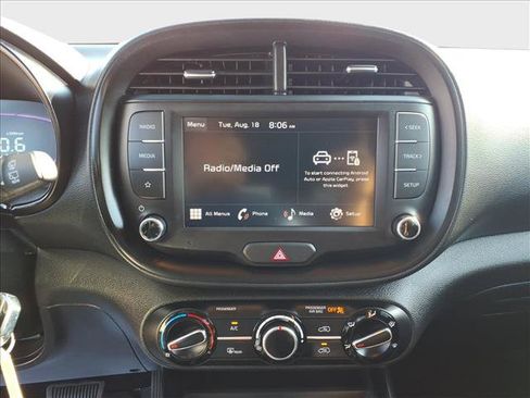 Used 2025 Kia Soul LX w/ LX Technology Package FWD image 26