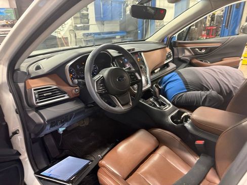 Used 2021 Subaru Outback Touring XT AWD/4WD image 4