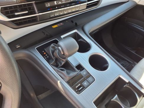 Certified 2025 Toyota Sienna LE FWD image 25