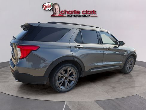 Used 2023 Ford Explorer XLT w/ Equipment Group 202A RWD image 6