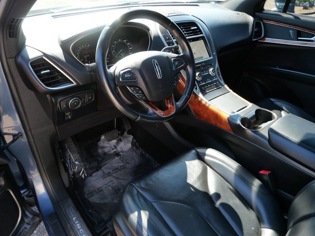 Used 2018 Lincoln MKX Select w/ Select Plus Package AWD/4WD image 3