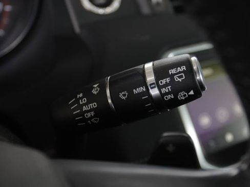 Used 2018 Land Rover Range Rover Evoque Landmark Edition image 13