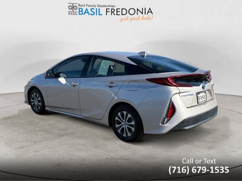 Used 2020 Toyota Prius Prime LE image 3